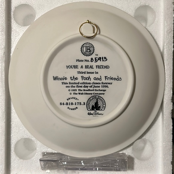 Winnie the Pooh “You’re a Real Friend” Collector Plate - Picture 4 of 5
